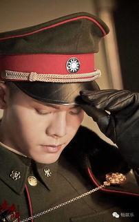 陈伟霆老九门笑的照片,魅力四溢瞬间